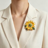 XSB302 - Elegant Sunflower Brooch